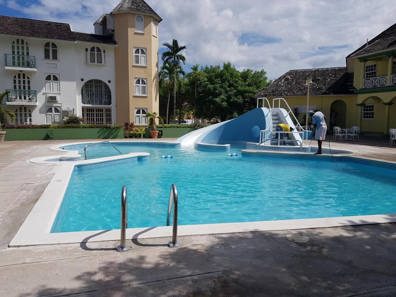 Apartment Treasure At Sandcastles Ocho Rios Esterno foto